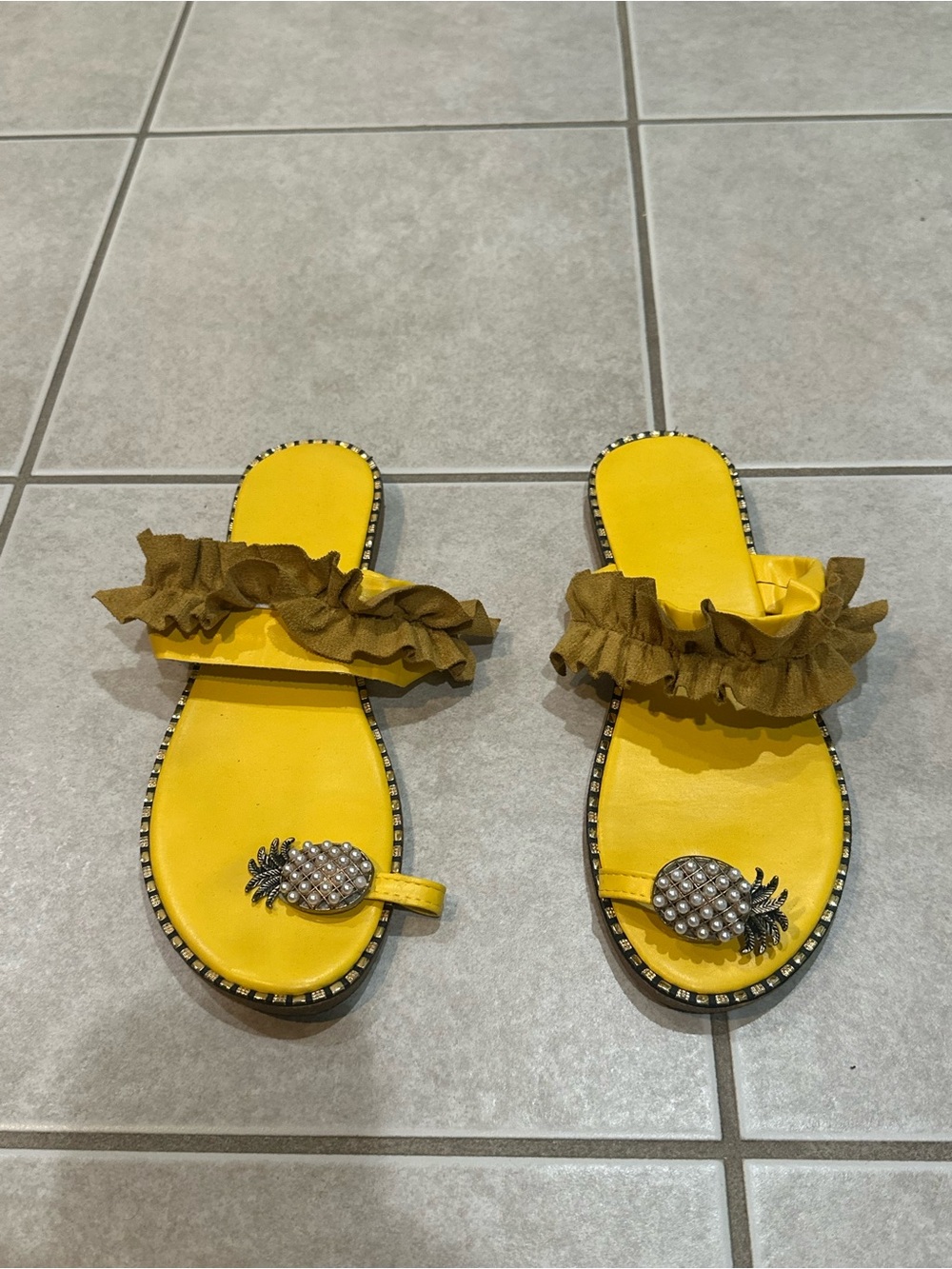 Yellow Ruffle Toe-Loop Slide Sandals with Pineapple Accent - Women